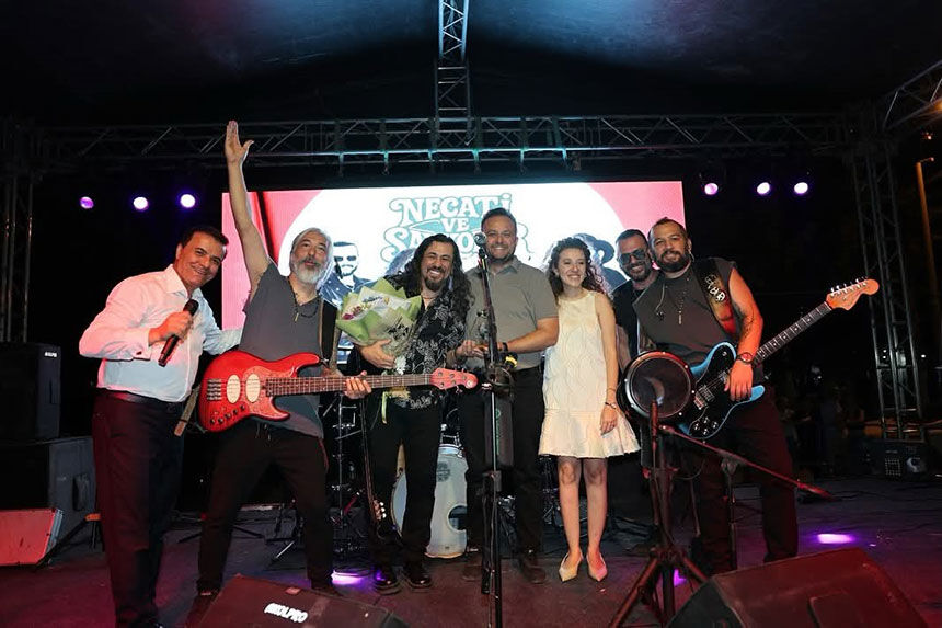 Civrilde Muzik Gunleri Coskuyla Basladi Ilk Geceye Necati Ve Saykolar Damga Vurdu 2
