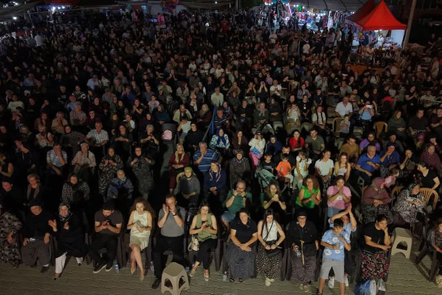 Civrilde Muzik Gunleri Coskuyla Basladi Ilk Geceye Necati Ve Saykolar Damga Vurdu 3