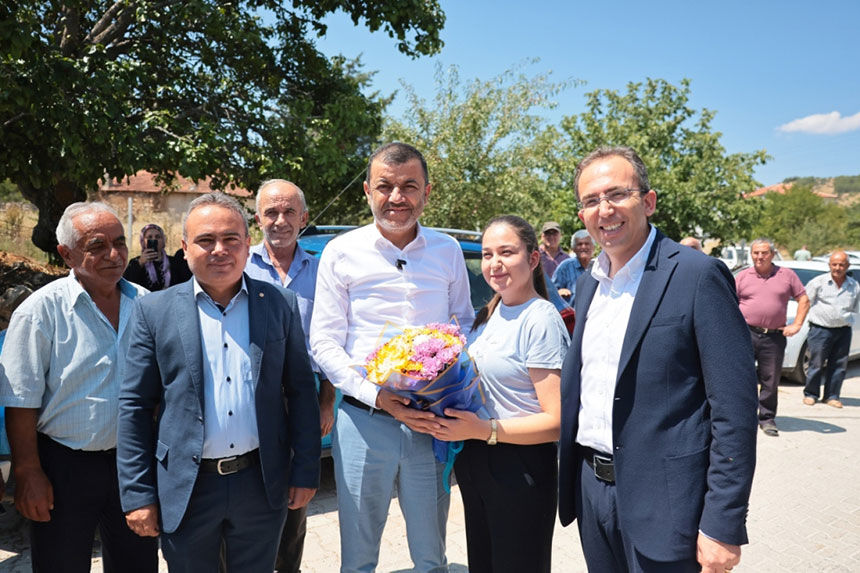 Denizli Buyuksehir Gomce Imralli Yolunu Asfaltlayarak Hizmete Acti 3