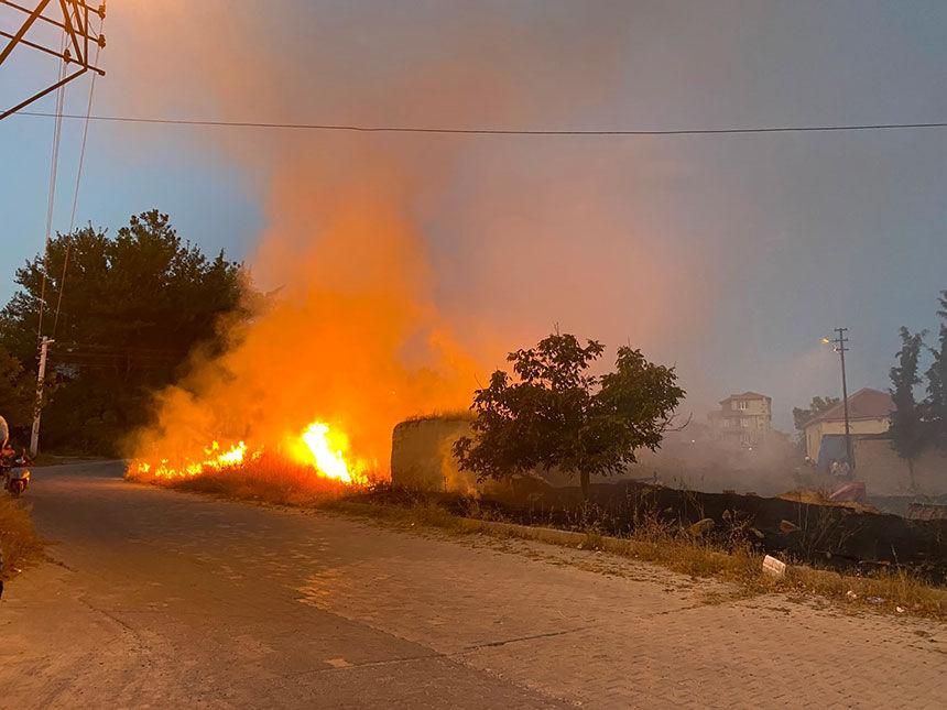 Denizli Cardak Saray Mahallesinde Yerlesim Yerine Yakin Yangin 1