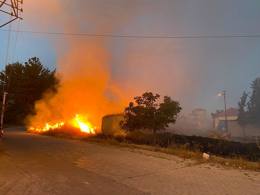 Denizli Cardak Saray Mahallesinde Yerlesim Yerine Yakin Yangin 3