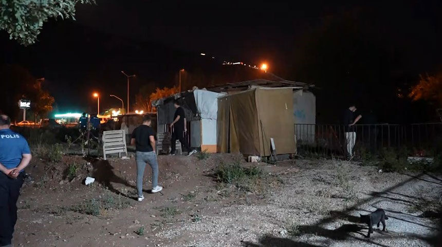Denizli Pamukkalede Silahli Kavga 1 Kisi Yaralandi Polis Kacan Suphelilerin Pesinde 5