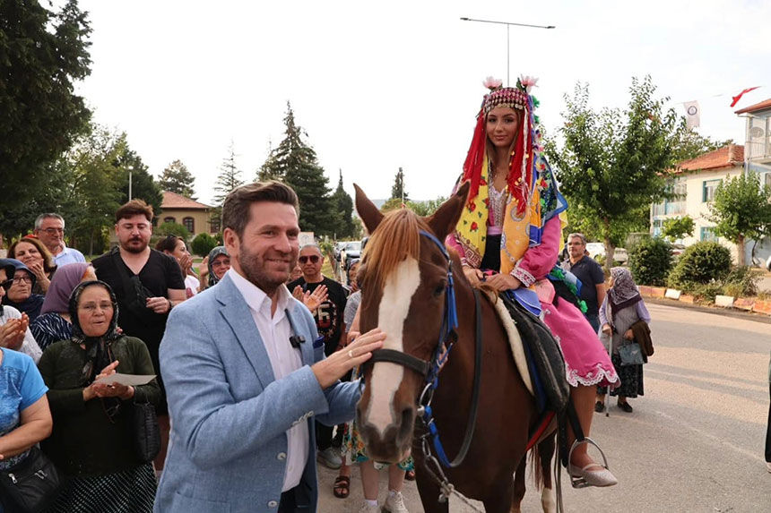 Denizli Tavas Nikferde Gurbetci Coskusu