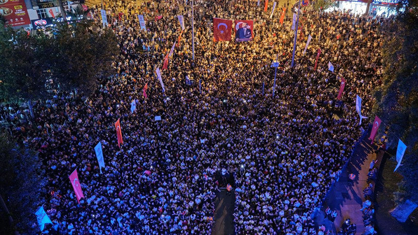 Denizlide 30 Agustos Coskusu Sagopa Kajmer Ile Tavan Yapti 4