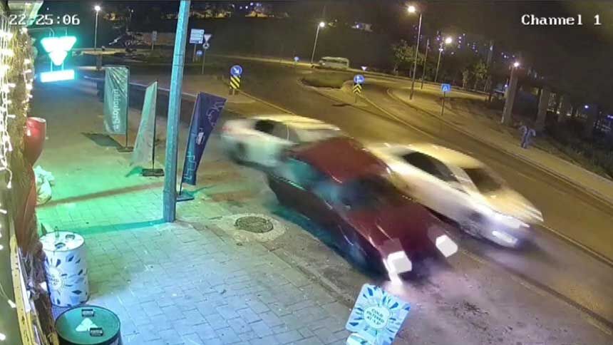 Denizlide Alkollu Surucu Sokagi Savas Alanina Cevirdi 1