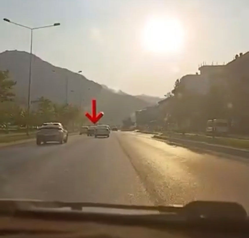 Denizlide Makas Atan Surucuye Agir Ceza Ehliyetine Ve Araca El Konuldu 1