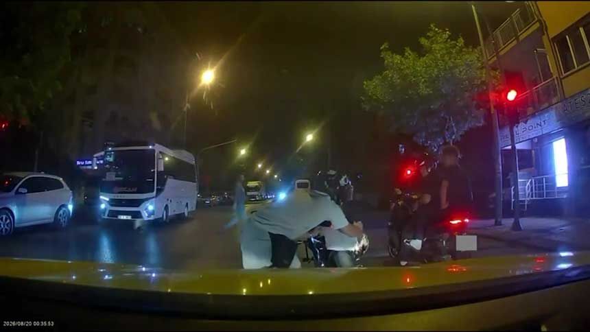 Kirmizi Isikta Kurnazlik Pahaliya Patladi Plakasini Kapatan Surucuye 145 Bin Tl Ceza 2