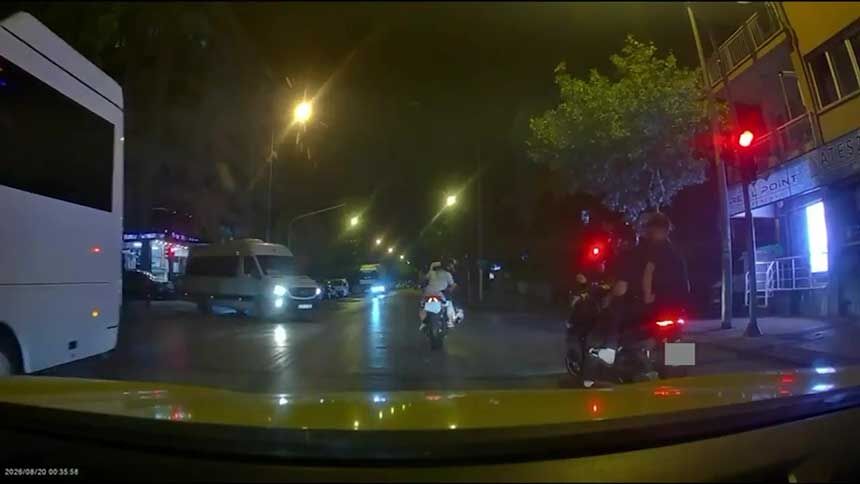 Kirmizi Isikta Kurnazlik Pahaliya Patladi Plakasini Kapatan Surucuye 145 Bin Tl Ceza 4