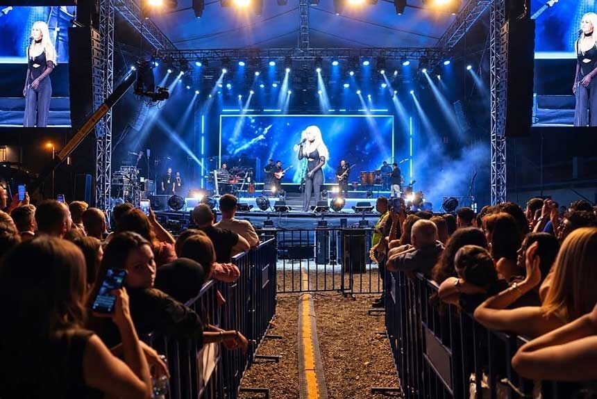 28 Elma Festivali Derya Ulug Konseriyle Muhtesem Final Yapti 3