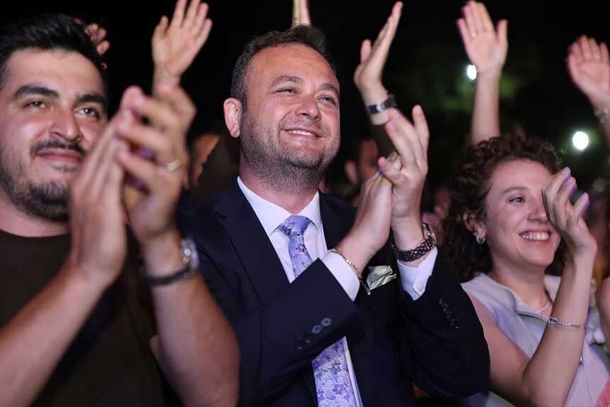 28 Elma Festivali Derya Ulug Konseriyle Muhtesem Final Yapti 4