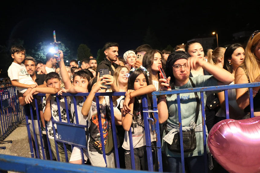 28 Elma Festivalinde Emre Fel Coskusu 1