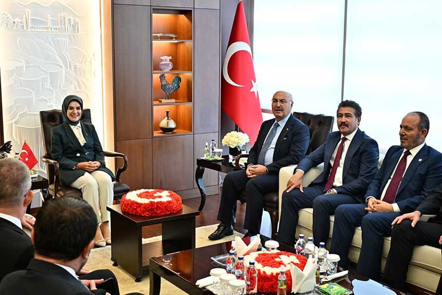 Bakan Mahinur Ozdemir Goktas Denizli Valiligini Ziyaret Etti 2