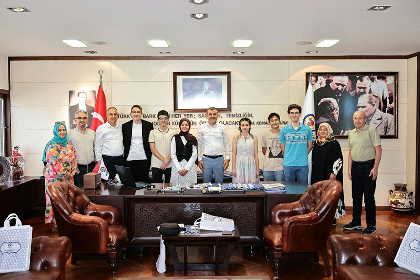 Baskan Cavusoglu Yksde Dereceye Giren Ogrencileri Odullendirdi 1