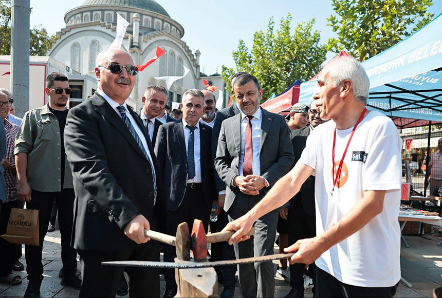 Bayramyerinde Ahilik Coskusu Yuzyillik Gelenek Denizlide Yeniden Hayat Buldu 2