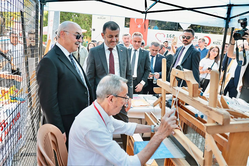 Bayramyerinde Ahilik Coskusu Yuzyillik Gelenek Denizlide Yeniden Hayat Buldu 5