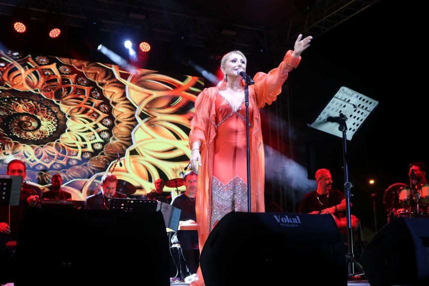 Denizli Cal Bagbozumu Festivali Muazzez Ersoy1