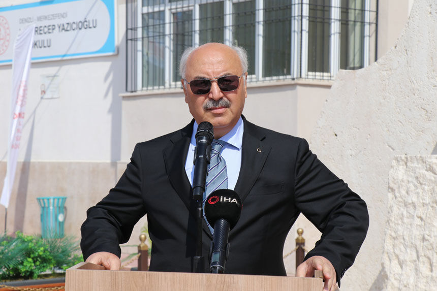 Denizli Okullar Acildi Ogrenciler Ciceklerle Karşilandi4