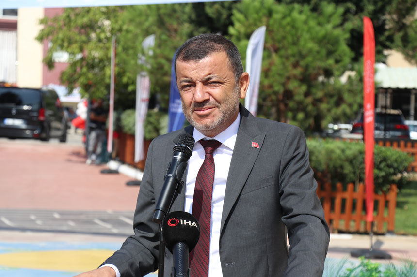 Denizli Okullar Acildi Ogrenciler Ciceklerle Karşilandi5