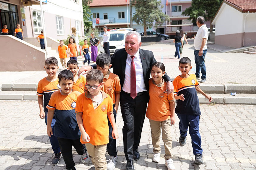 Honaz'da Miniklerin Yüzünü Güldüren Sürpriz 1