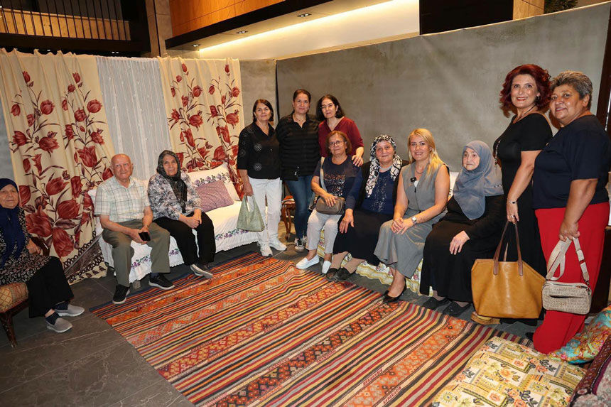 Merkezefendide Duygu Dolu Gece Alzheimer Yasam Merkezi Sakinlerinden Tiyatro Surprizi4