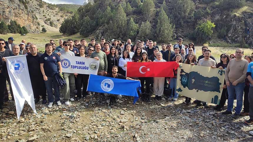 850 Yillik Sirri Cozmek Icin Savas Meydanina Indiler 200 Tarihci Civrilde Bulustu 4