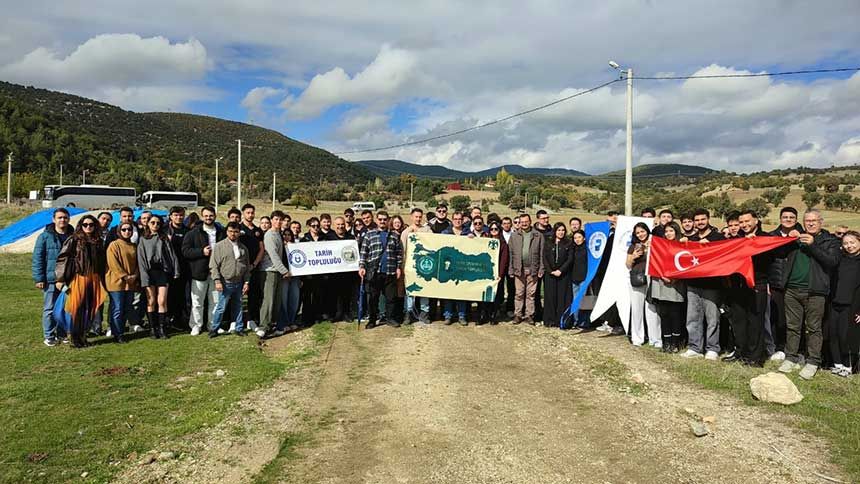 850 Yillik Sirri Cozmek Icin Savas Meydanina Indiler 200 Tarihci Civrilde Bulustu 7