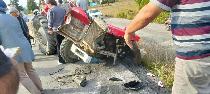 Acipayamda Trafik Kazasi Traktor Ile Isci Servisi Carpisti 8 Yarali2