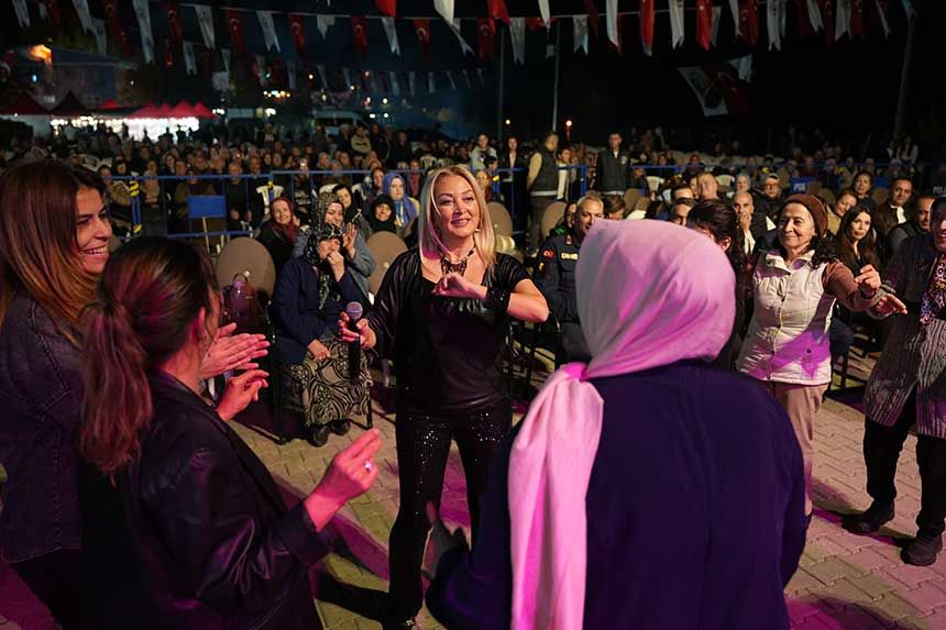 Babafestte Nurcan Altinok Geceyi Isitti 2
