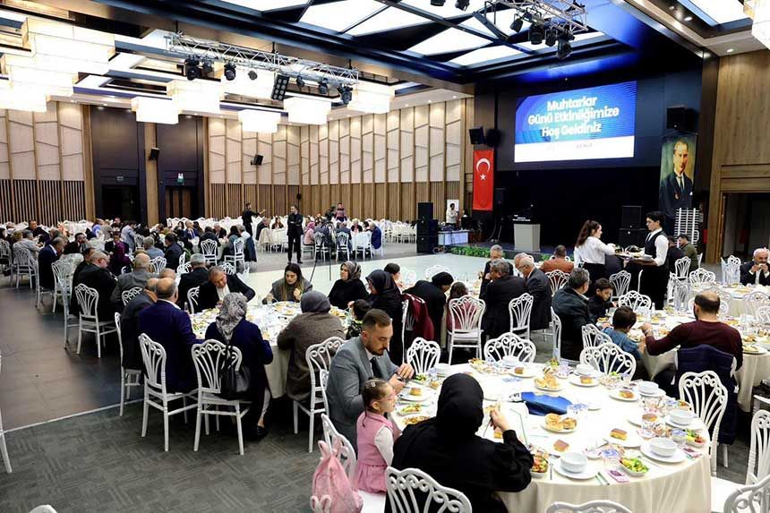 Baskan Seniz Dogan Muhtarlar Gununde Muhtarlarla Bulustu 2