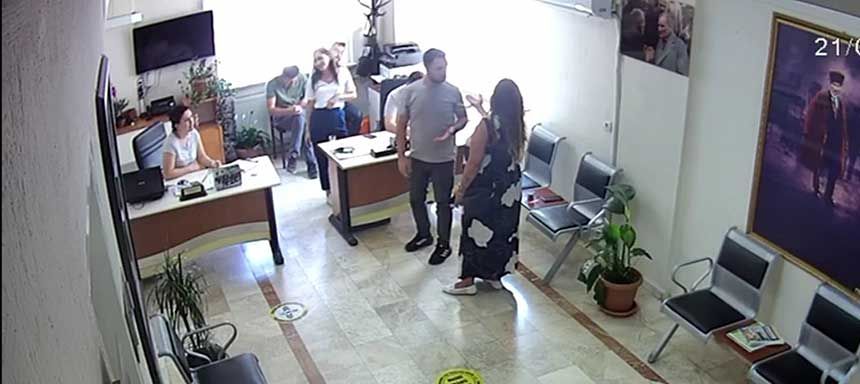 Belediyede Ozel Kalemle Tartisan Kadin Muhtara Hapis Cezasi 3