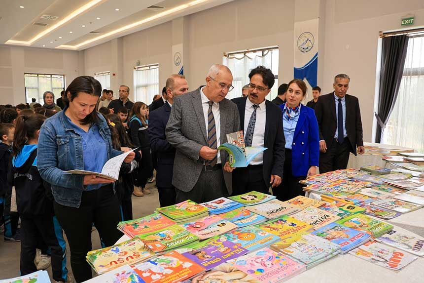 Camelide 2 Kitap Gunleri Kapilarini Kitapseverlere Acti 2