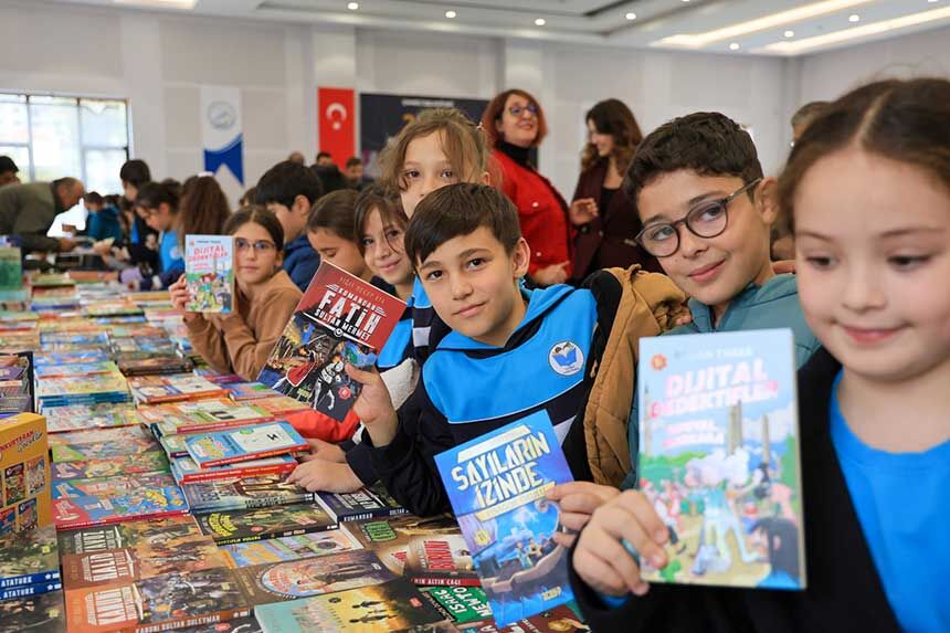 Camelide 2 Kitap Gunleri Kapilarini Kitapseverlere Acti 3