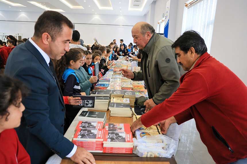 Camelide 2 Kitap Gunleri Kapilarini Kitapseverlere Acti 5