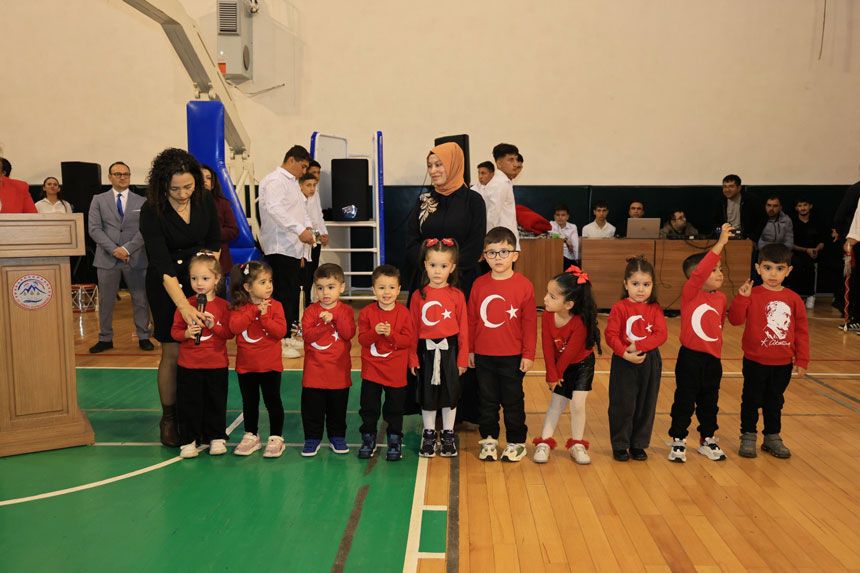 Camelide Cumhuriyet Bayrami Coskuyla Kutlandi