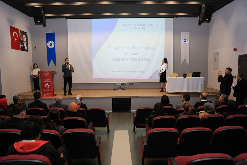 Camelide Modern Dunyada Aileyi Anlamak Ve Guclendirmek Konferansi Gerceklestirildi