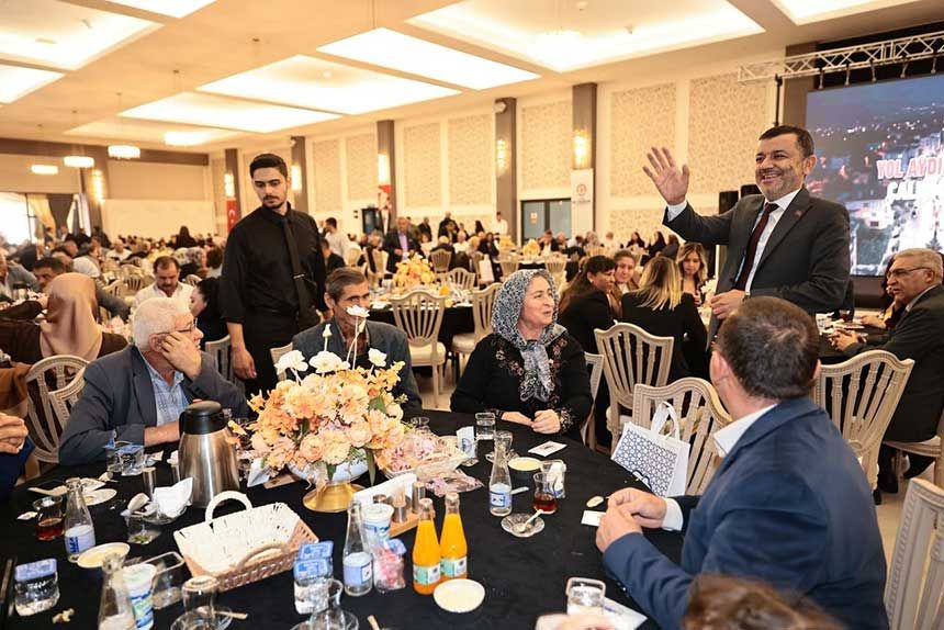 Cavusoglu 19 Ilcenin Muhtarlariyla Bulustu 1