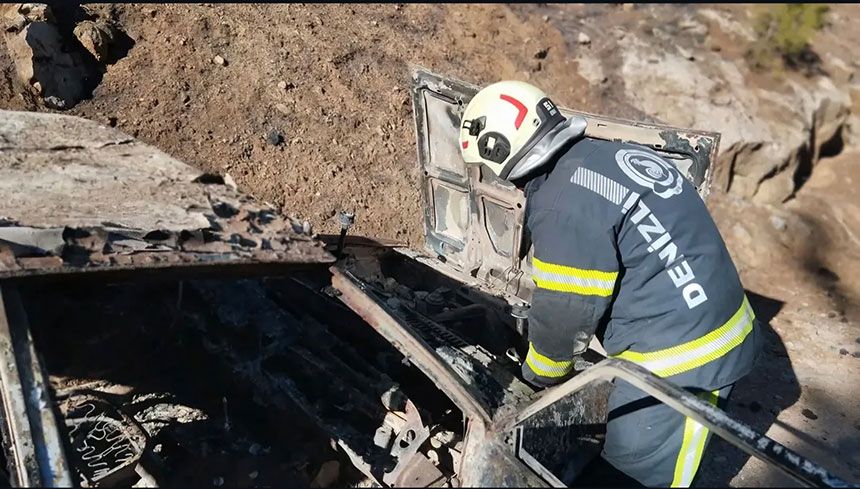 Denizli Acipayamda Arac Yangini Ormana Sicradi 2