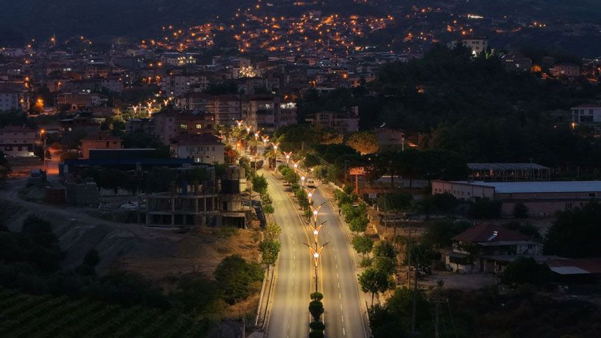 Denizli Buyuksehir Belediyesi 4 Ilcede Aydinlatma Altyapisini Yeniledi2