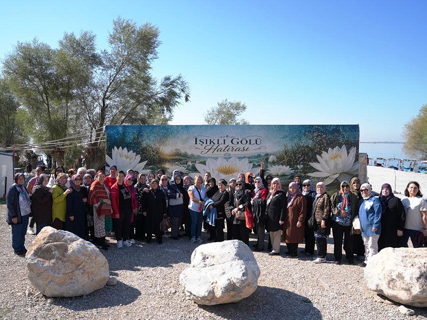 Denizli Buyuksehir Belediyesinden Gazi Ailelerine Civril Gezisi