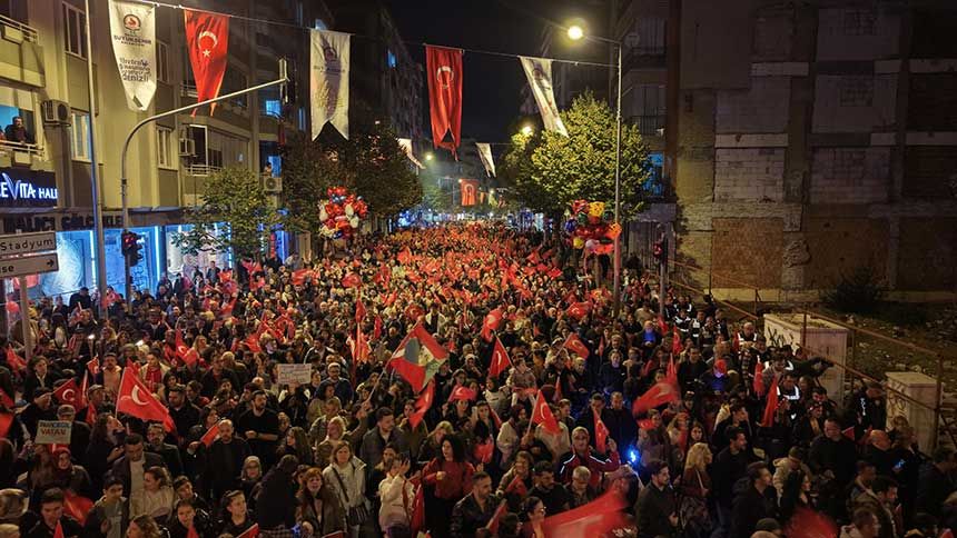 Denizli Buyuksehirden Cumhuriyete Yakisir Kutlama 5