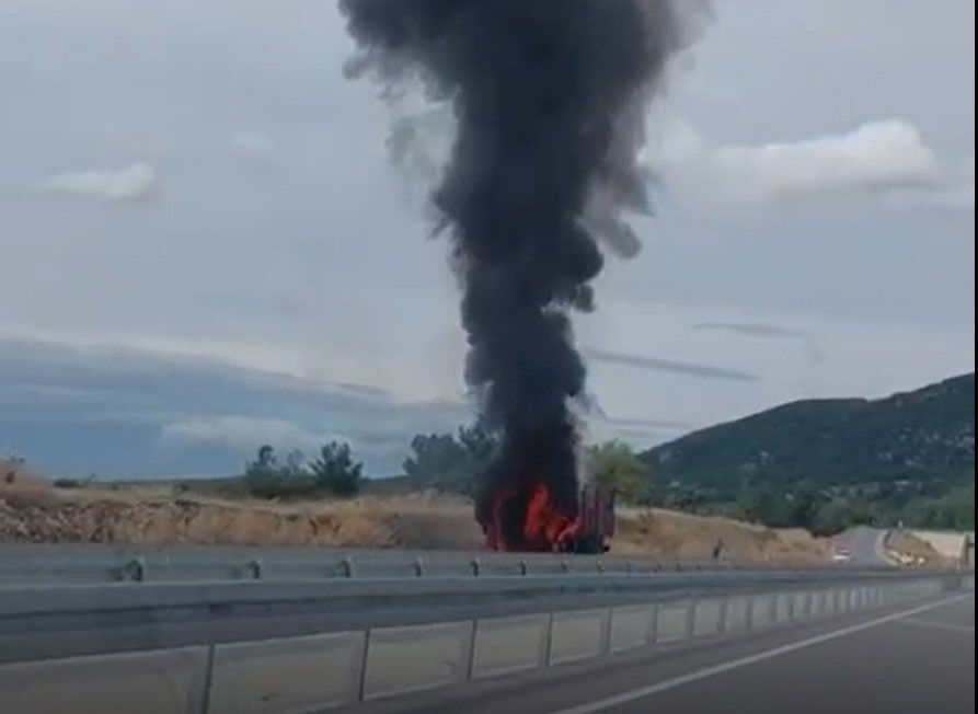 Denizli Cankurtaran Kamyon Yangin Videolu1