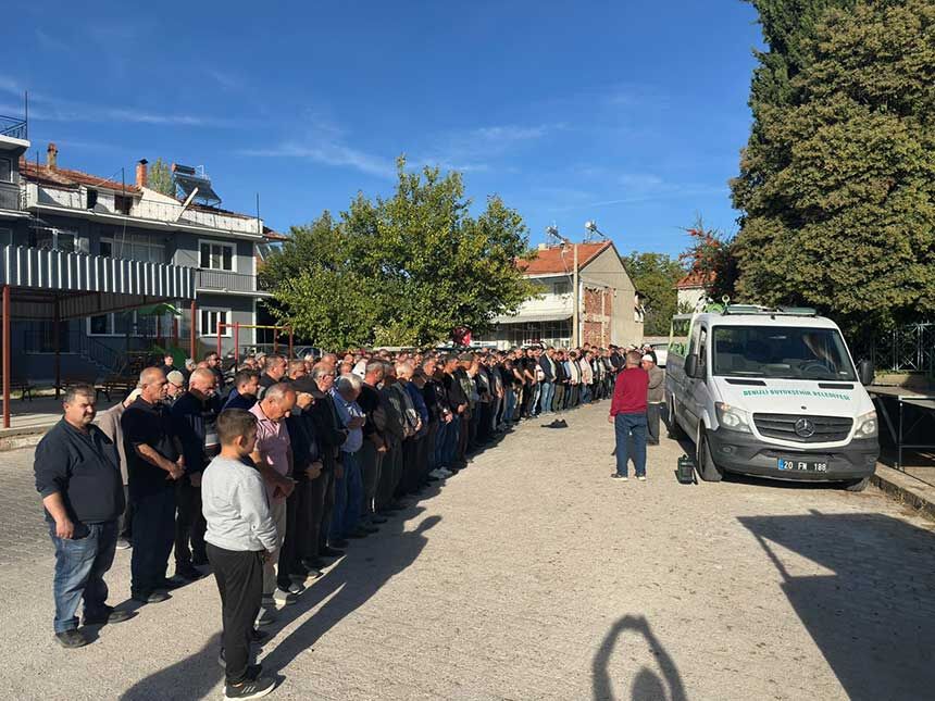 Denizli Karahayitta Pansiyonda Olen Kari Koca Usakta Defnedildi 2