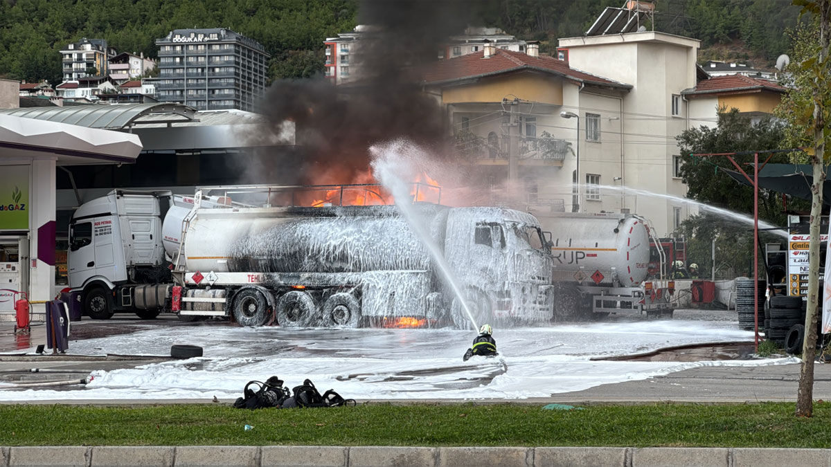 Denizlide Dehset Anlari Akaryakit Istasyonunda Patlama Antalya Yolu Kapatildi3
