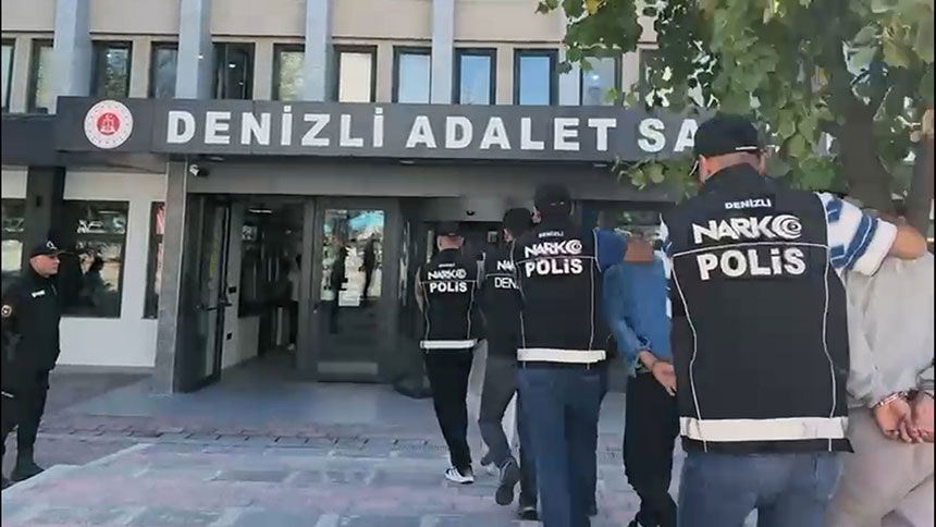 Denizlide Narkotik Operasyonu Sokak Saticilarina Es Zamanli Baskin 10 Tutuklama 3