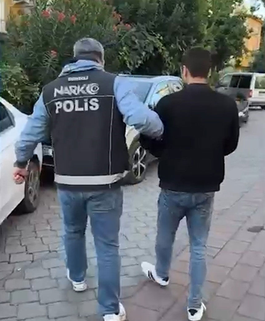 Denizlide Narkotik Operasyonu Sokak Saticilarina Es Zamanli Baskin 10 Tutuklama