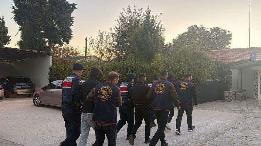 Denizlide Sahte Polis Ve Savci Operasyonu 7 Dolandirici Yakalandi 3