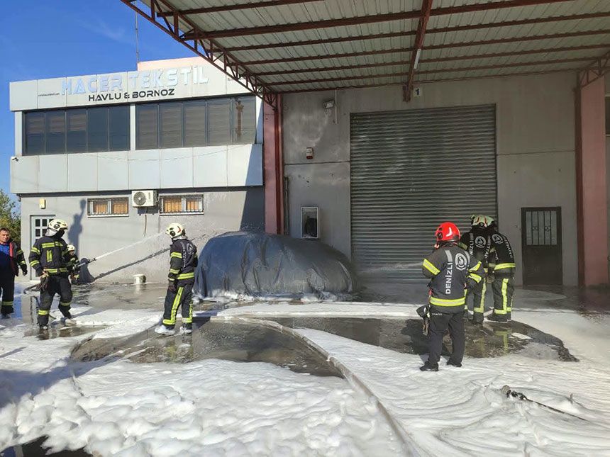 Denizlide Sarjdaki Elektrikli Arac Bir Anda Alev Aldi 1