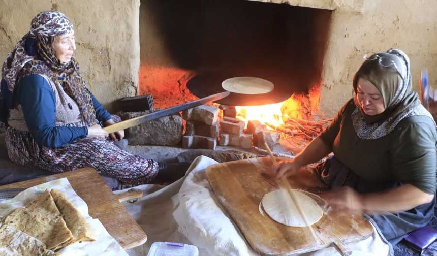 Geleneksel Bukme Ve Katmerle Ailesini Gecindiriyor 1