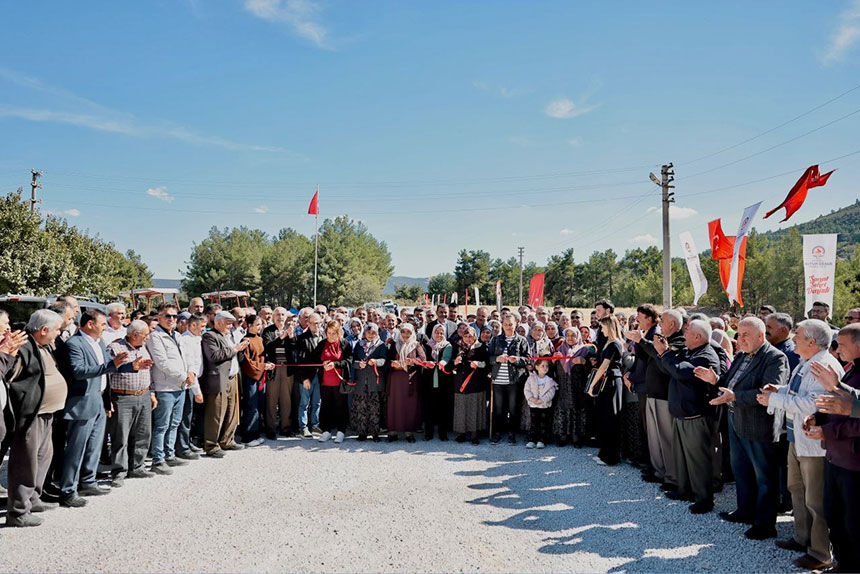 Kalede 14 Kilometrelik Cile Bitti Baskan Cavusoglu Gulbaglik Yolunu Torenle Acti 7