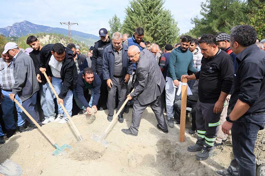 Maden Faciasinda Hayatini Kaybeden Halit Ersay Camelide Topraga Verildi 1